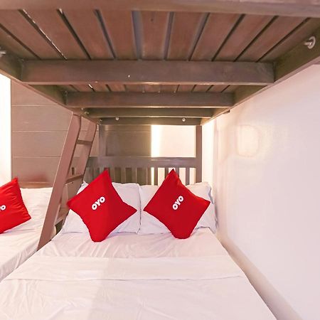 Oyo 759 Royal South Garden Suites Tagaytay City Buitenkant foto