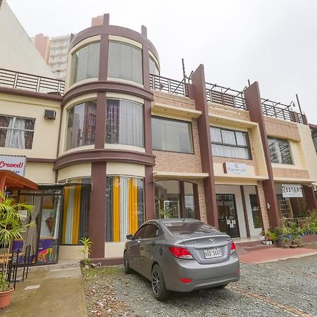 Oyo 759 Royal South Garden Suites Tagaytay City Buitenkant foto