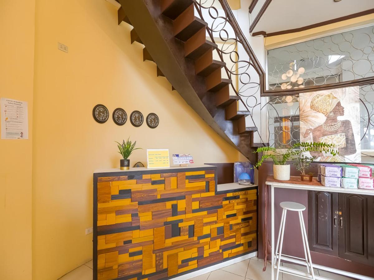 Oyo 759 Royal South Garden Suites Tagaytay City Buitenkant foto