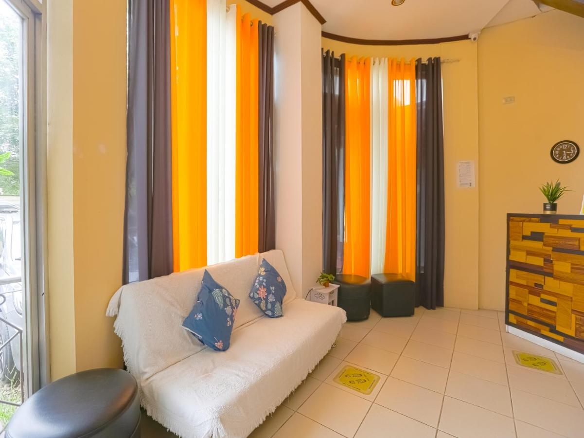 Oyo 759 Royal South Garden Suites Tagaytay City Buitenkant foto