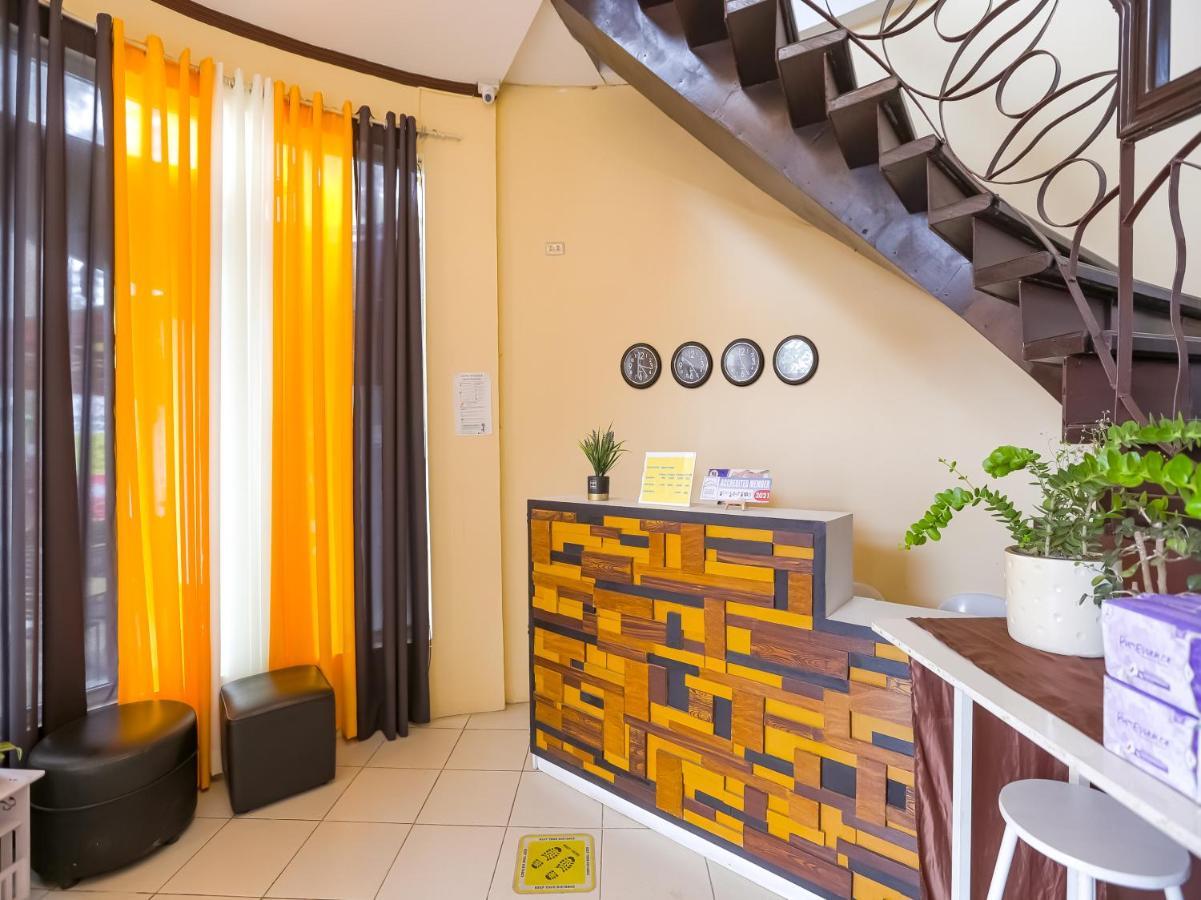 Oyo 759 Royal South Garden Suites Tagaytay City Buitenkant foto